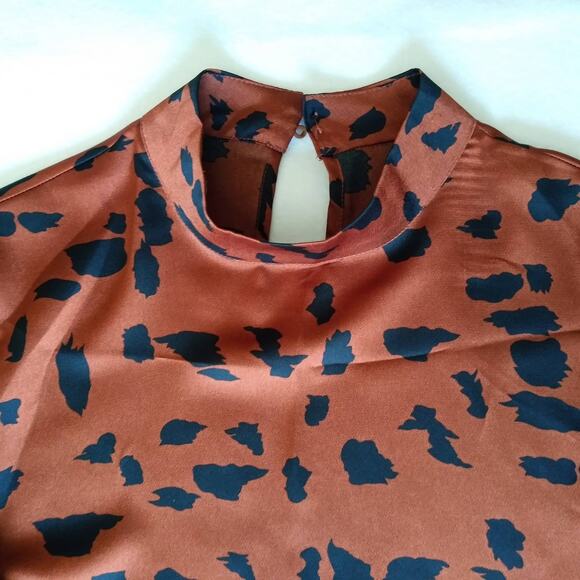 Women L Animal Print Mock Neck Blouse Top Career Work Classic Chic Boho Mob Wife - Picture 3 of 11